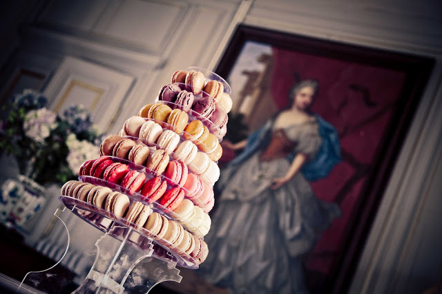 pièce montée of macarons