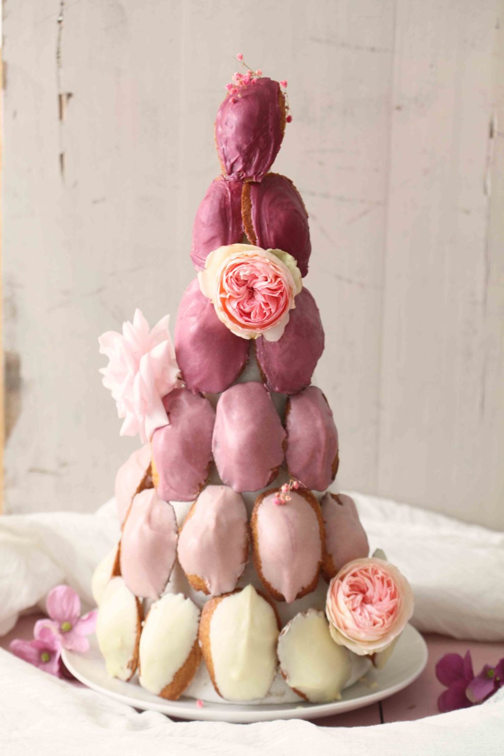 Ombre Madeleines wedding Cake, a classy and Frenchy&nbsp;dessert