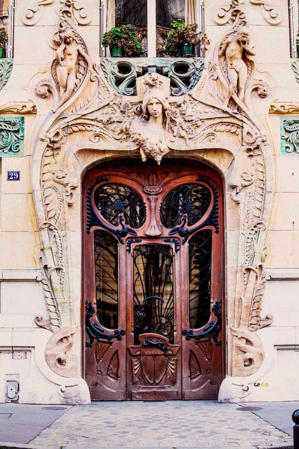 Lavirotte  building : The most unusual facade of&nbsp;Paris