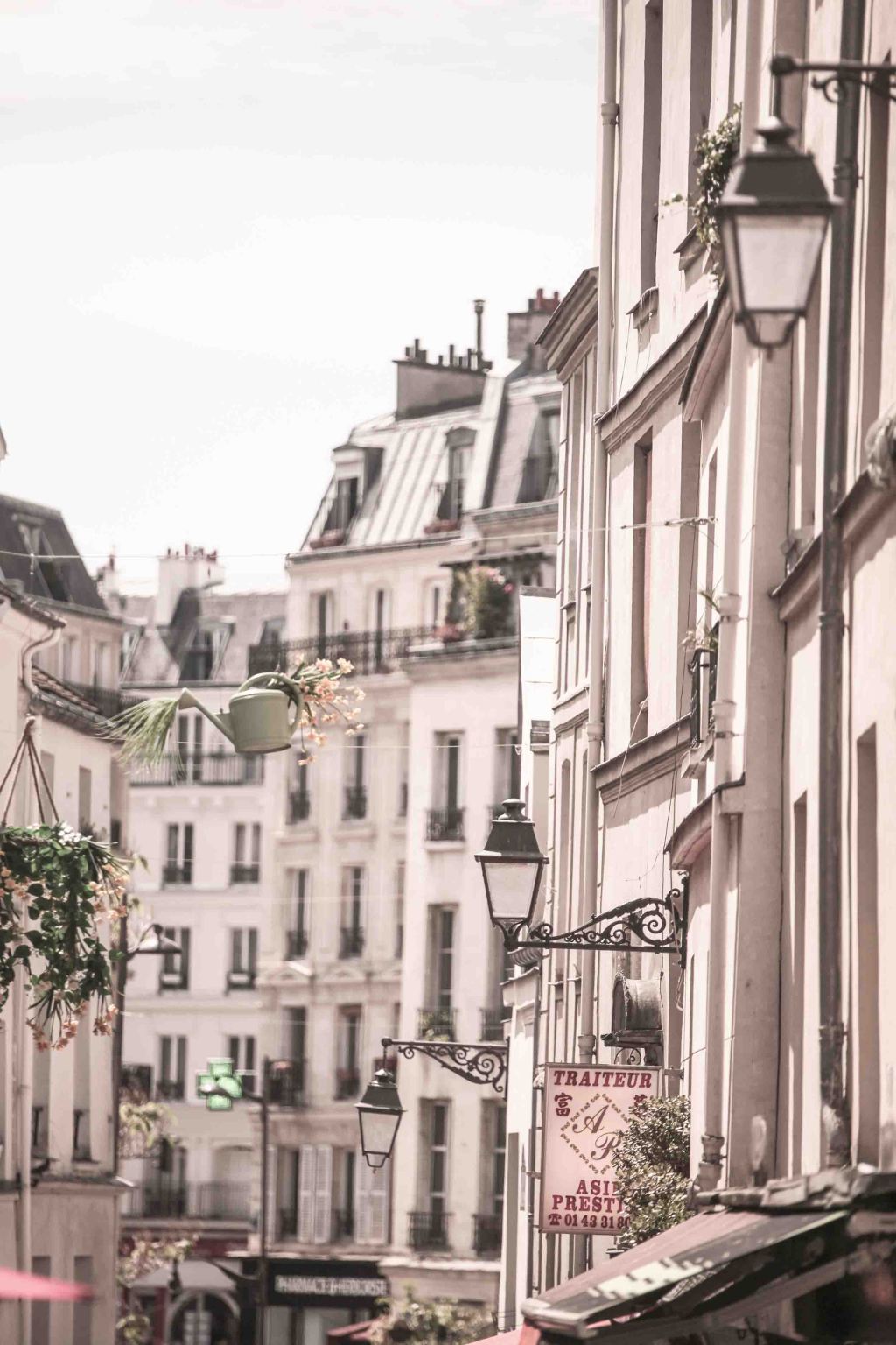 Why did rue Mouffetard have the reputation of&nbsp;stinking?
