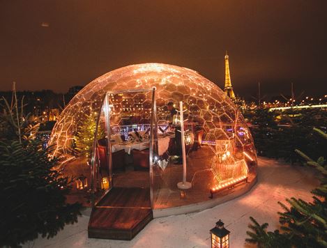 Eat in a bubble with a top view of the Eiffel Tower !