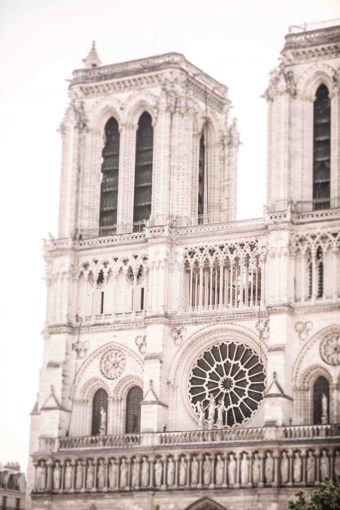 Notre-Dame de Paris the Augmented Exhibition is the historical exhibition not to be missed, at the Collège des Bernardins, from April 7 to July 17, 2022. 