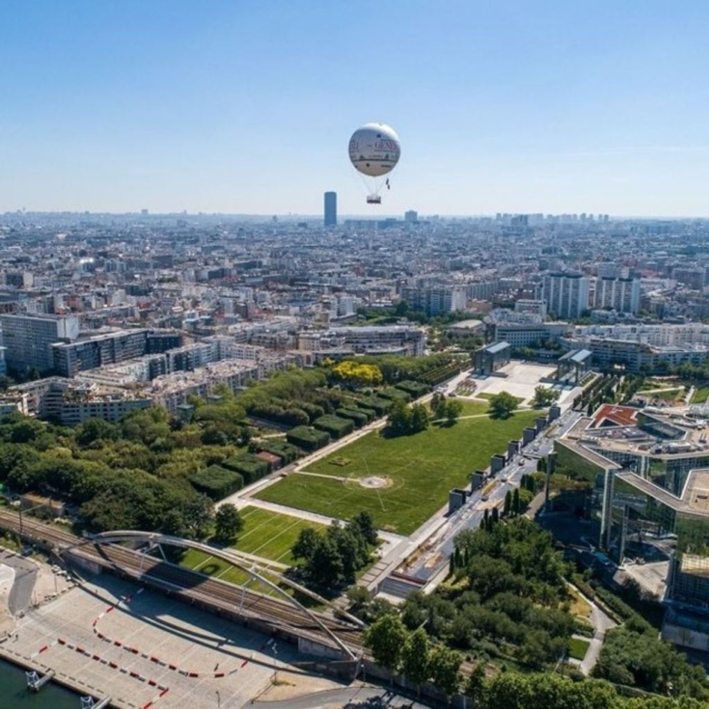 hot air balloon Paris