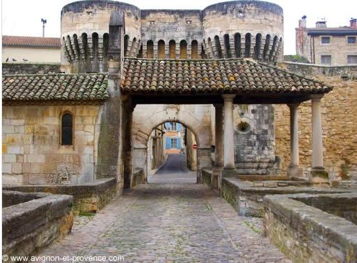 Pernes-les-Fontaines