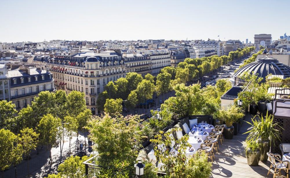With its superb view, the MUN restaurant promises to be the gastronomic rendezvous of the start of the school year one-on-one with the Arc de Triomphe.