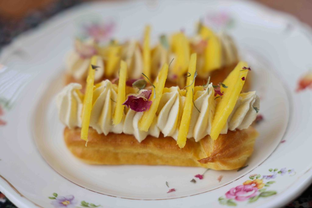 mango éclairs
