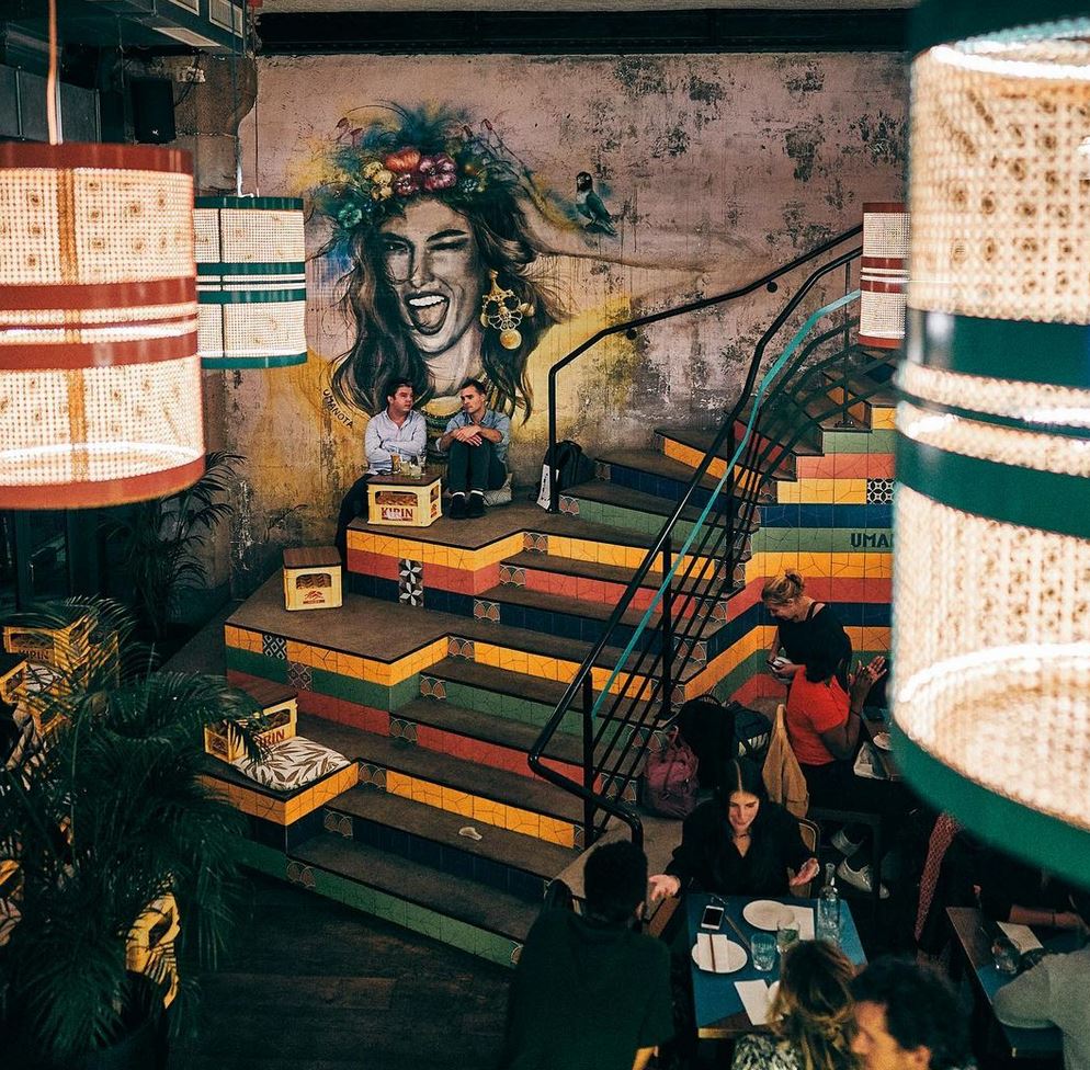 Uma Nota Paris is a Japanese-Brazilian restaurant where the cuisine travels in a brazilian atmosphere