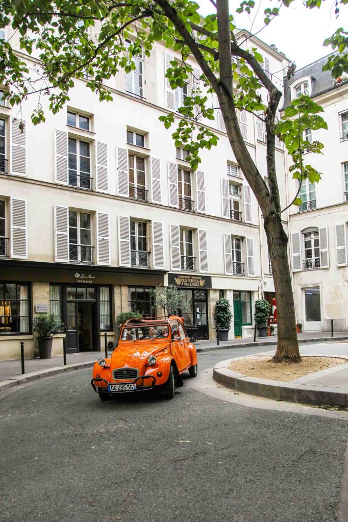 Citroën 2CV tour in Paris 
