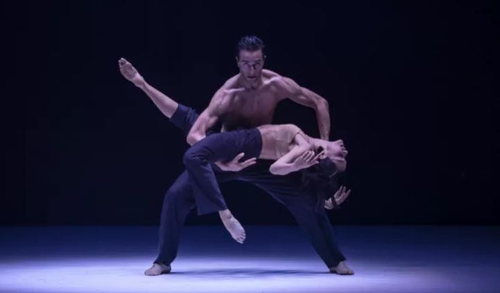 Sidney dance company in Paris