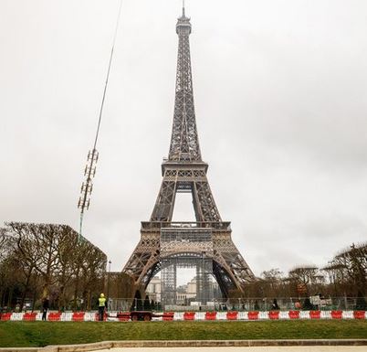 The Eiffel Tower, a national symbol, has had a makeover. A high antenna has increased Its sized by 6 meters !