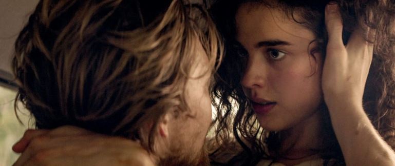 Robert Pattinson in Stars at noon