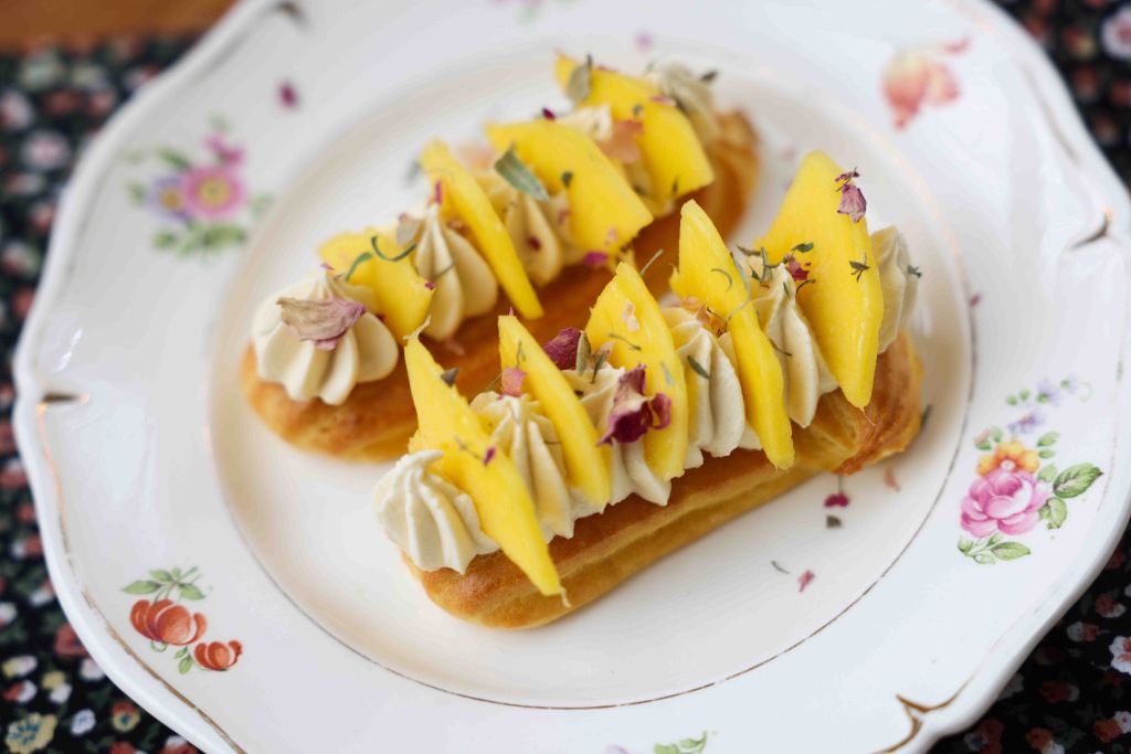 mango éclairs