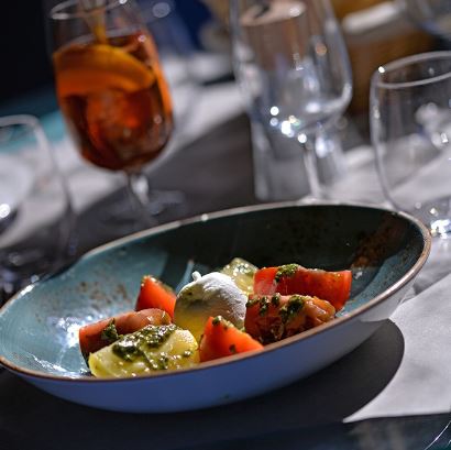 Restaurant La petite Venise in Versailles Palace