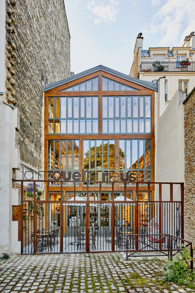 the bookstore la mouette rieuse in Paris
