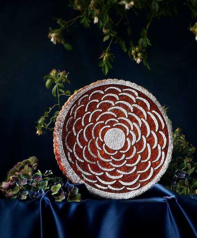 pierre hermé king's cake
