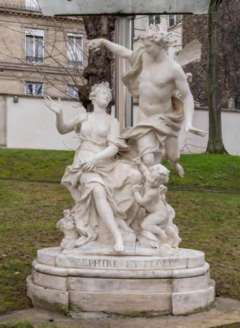 these works commissioned by two kings, Louis XIV and Louis XV, and which finally joined the collections of the Palace of Versailles. 