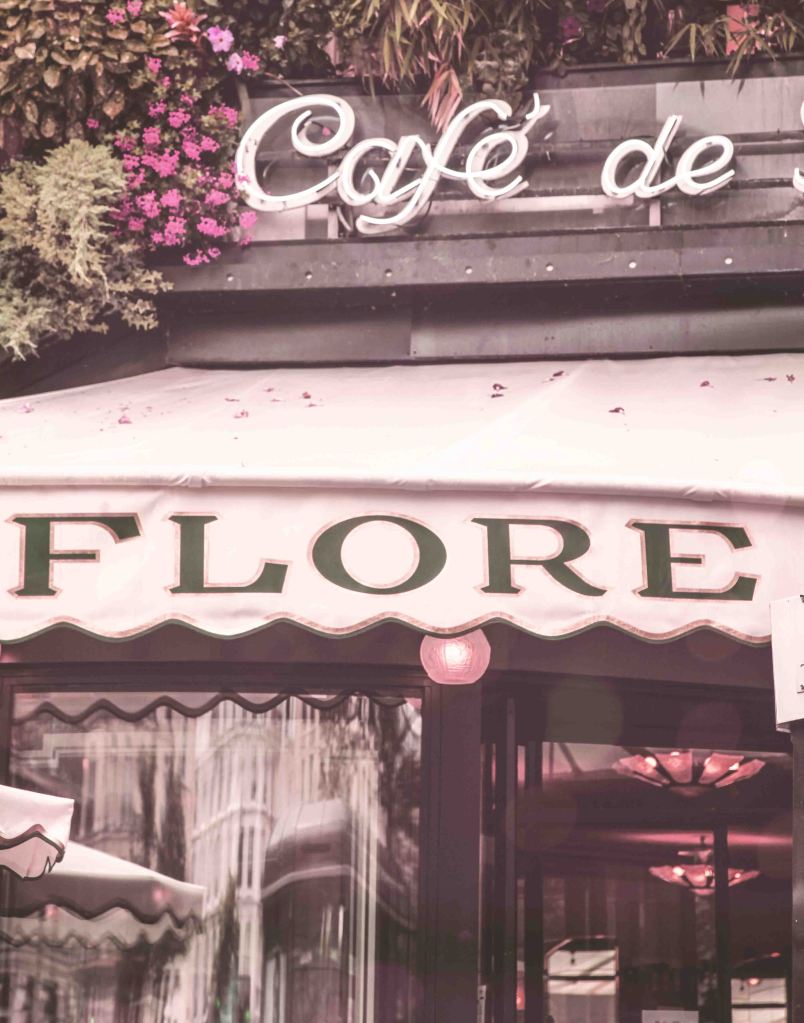 tips for visiting paris alone