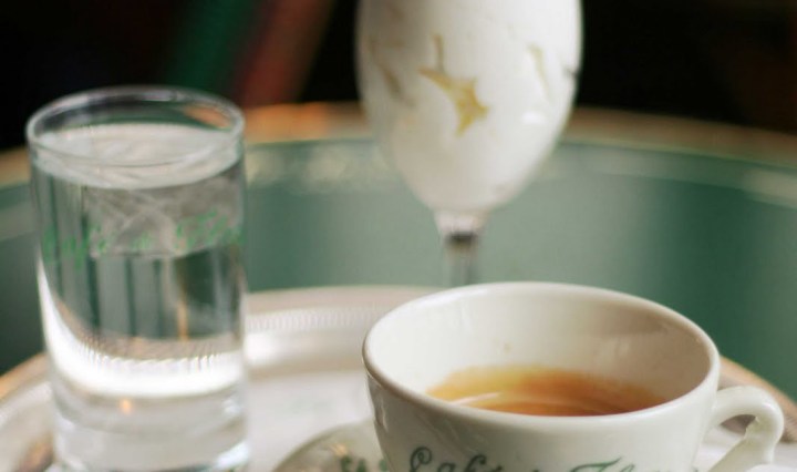 order a coffee in paris