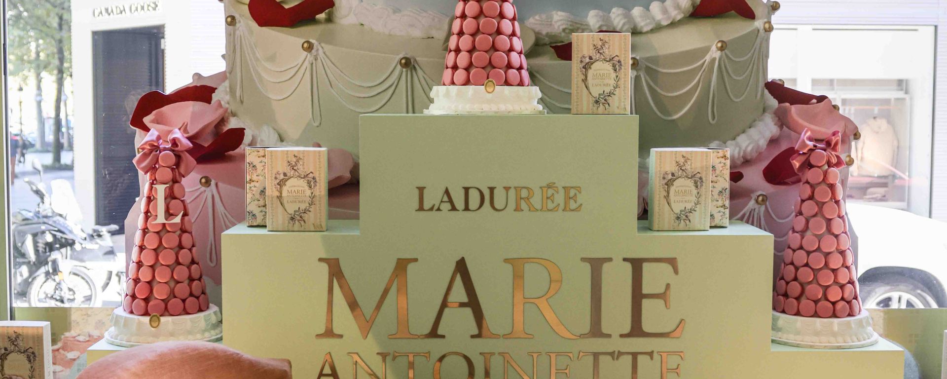 Ladurée Champs Elysées