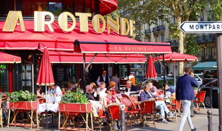 The 4 Most Historic Cafés in Paris for Writers & Art Lovers